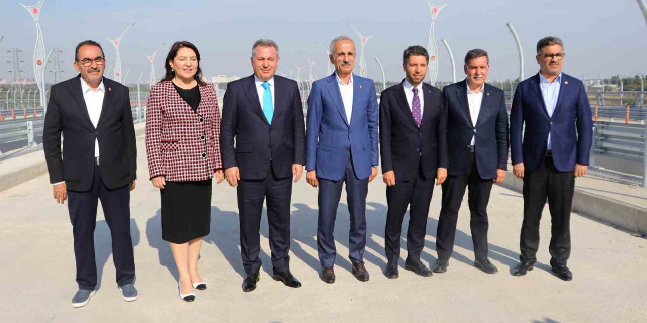 Bakan Uraloğlu, Adana 15 Temmuz Şehitler Köprüsü’nde incelemelerde bulundu