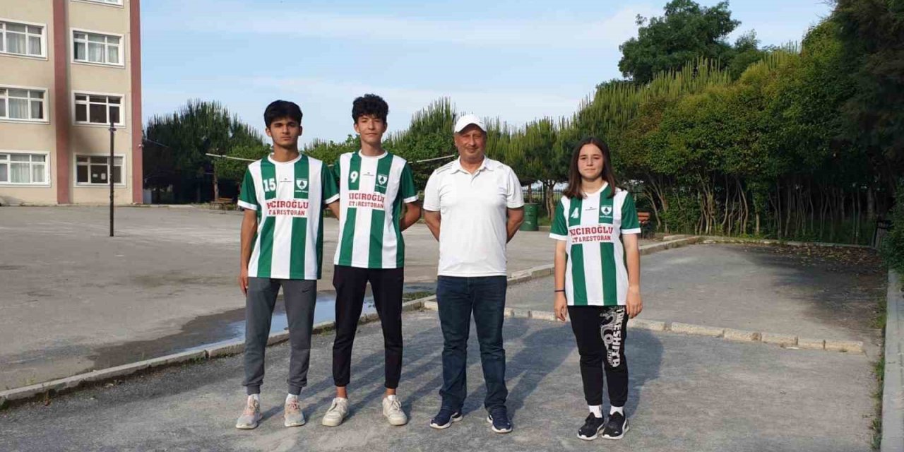 Alaçamspor’dan Dünya Çim Topu Şampiyonası’na 3 sporcu