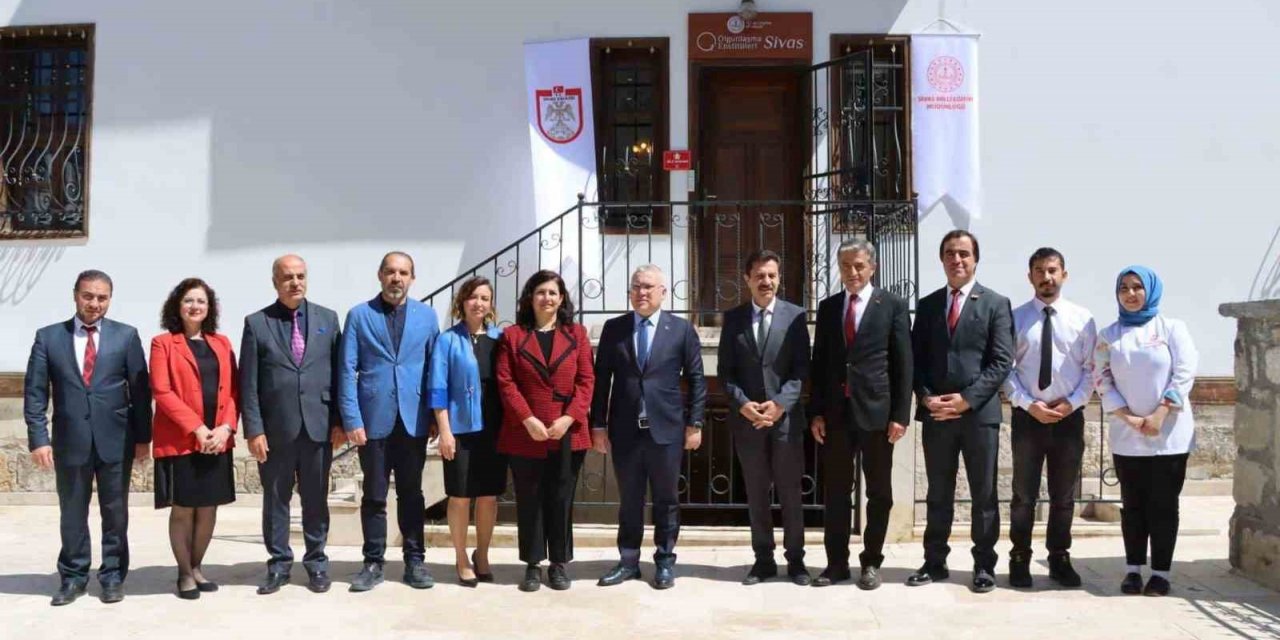 Şimşek’ten Matematik ve Sanat Evine ziyaret