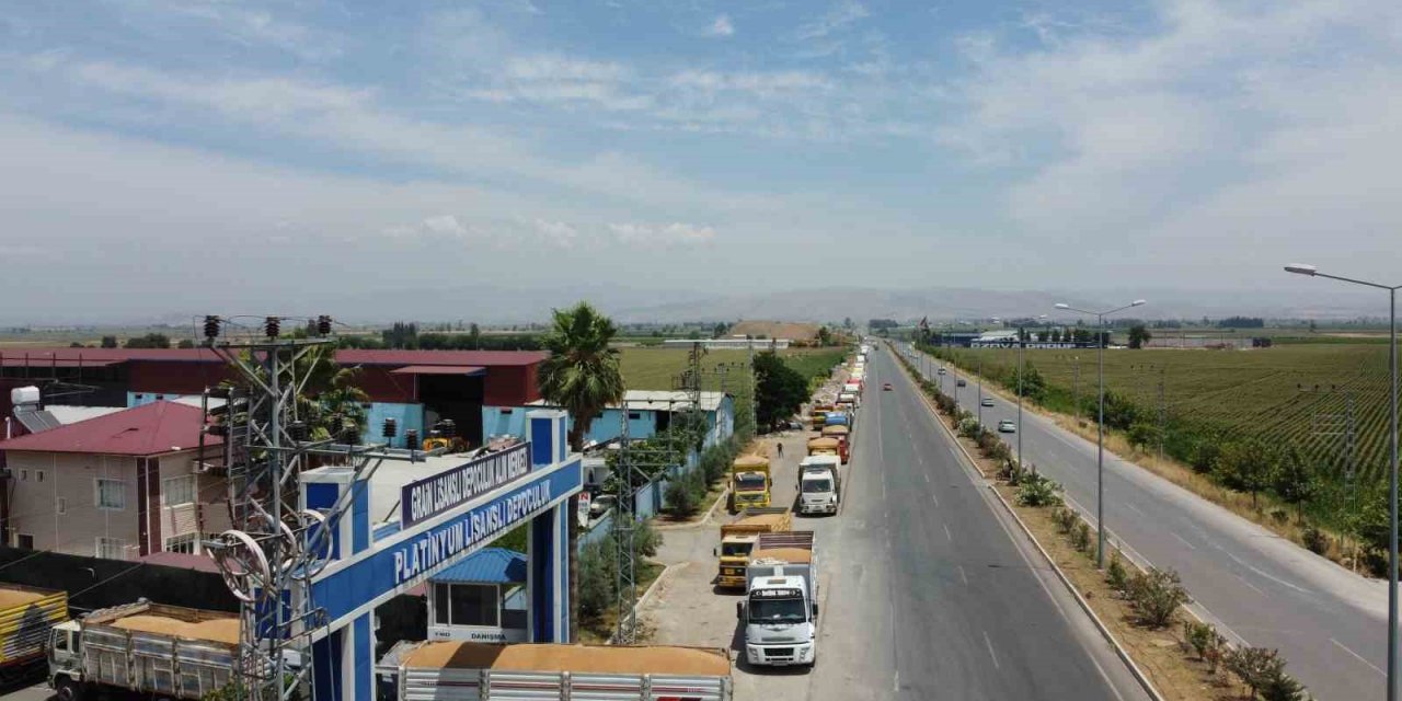 Cumhurbaşkanı Erdoğan’ın açıkladığı fiyat sevindirdi, lisanslı depolarda kuyruk oluştu