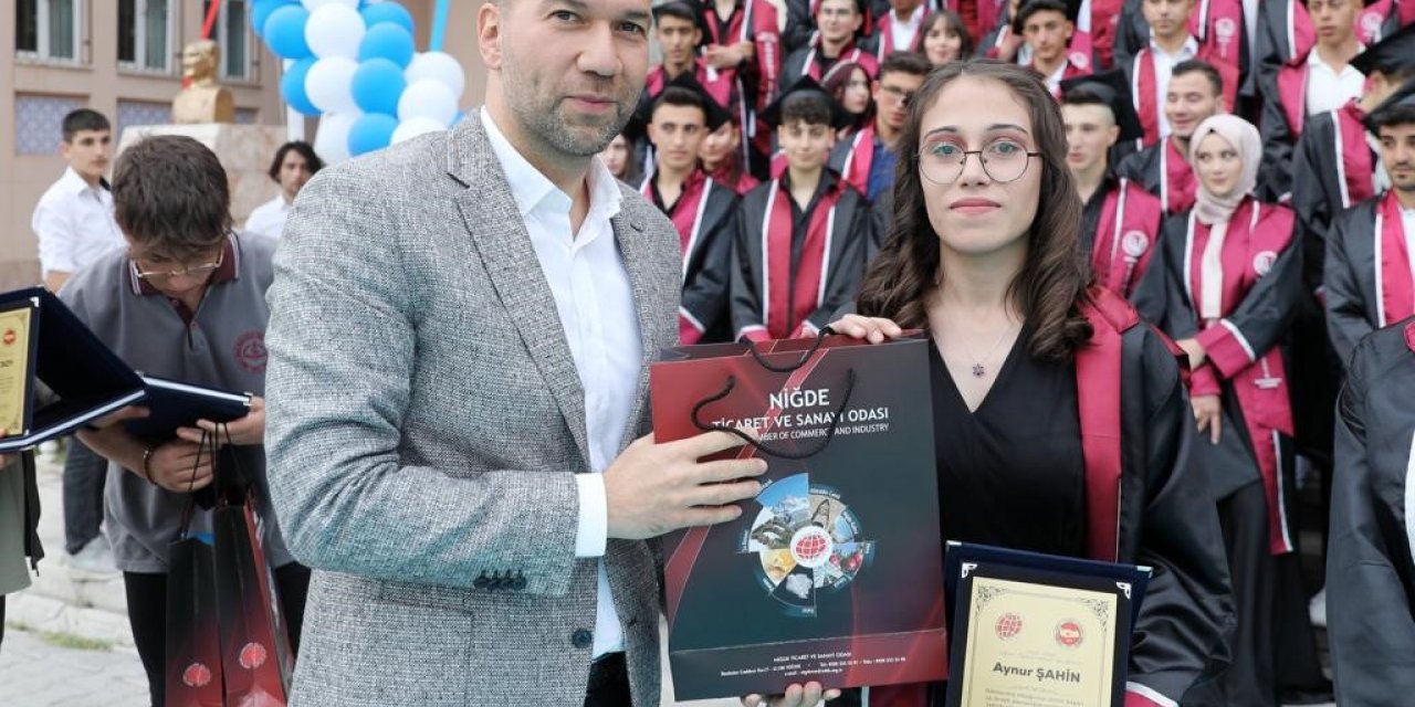 Başkan Özdemir’in mesaisi yoğun geçiyor