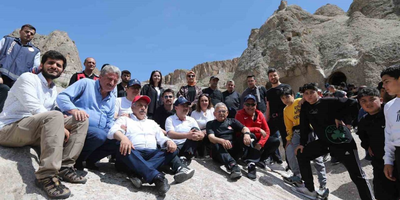 Kayseri Protokolü Gençlerle Soğanlı’yı Keşfetti