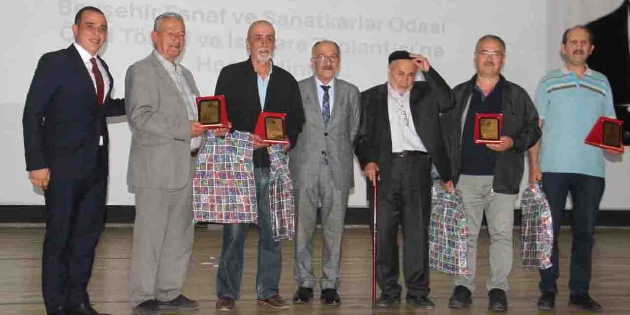 Konya Beyşehir’de 30 yıldır ticarete yön veren emektar esnaflara teşekkür