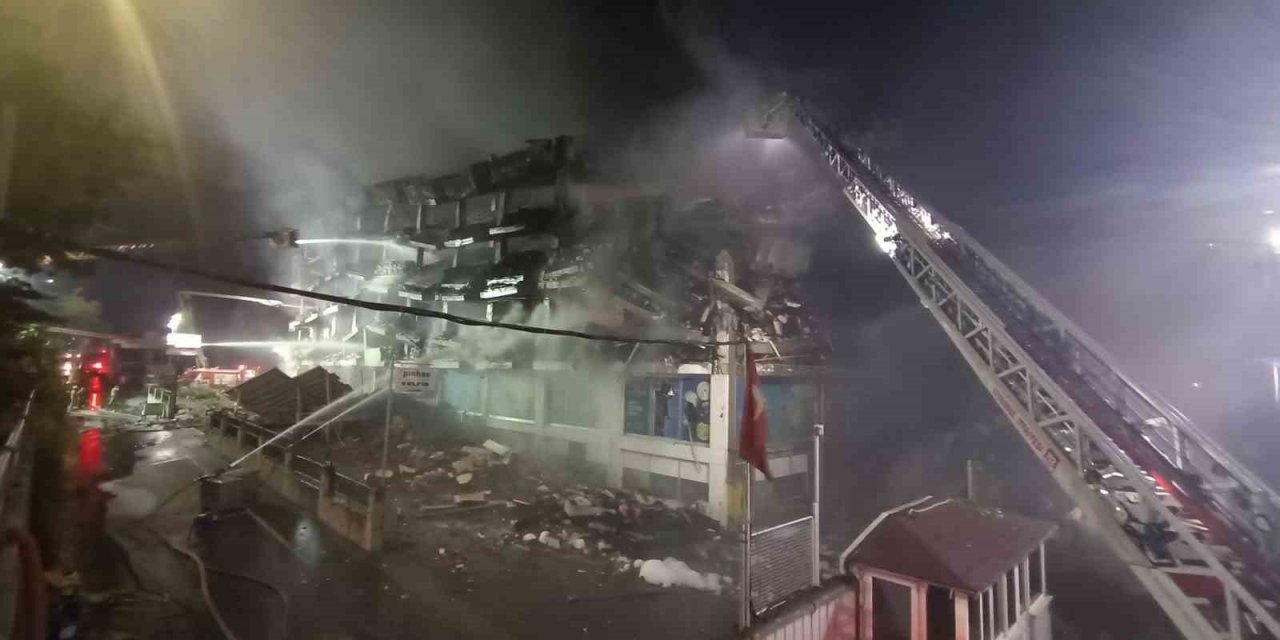 Başakşehir’de iş hanı yangını 31 saat sonra kontrol altına alındı