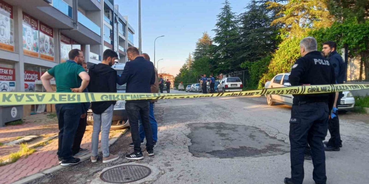 Kendisini vuran şahsı aynı silahla vurdu