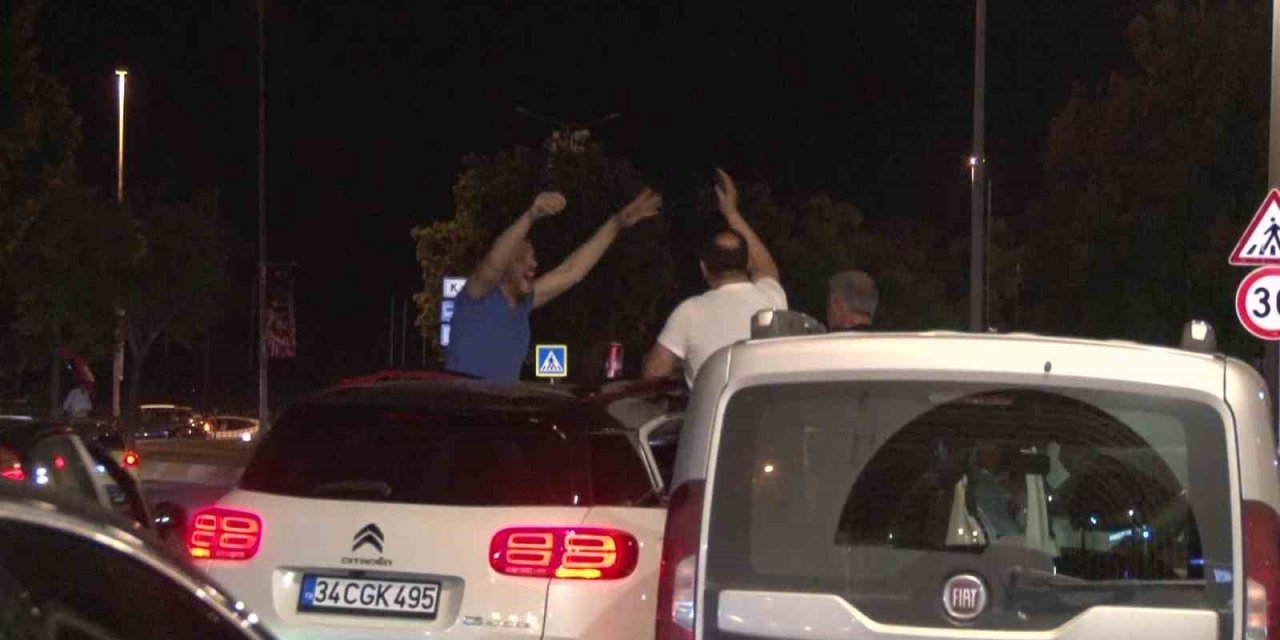 Bağdat Caddesi’nde kupa coşkusu