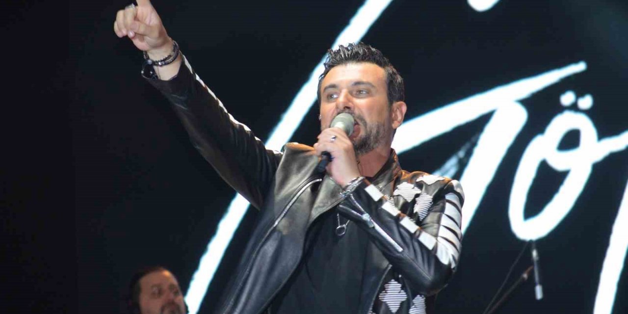 Gökhan Tepe Tekirdağ’da konser verdi