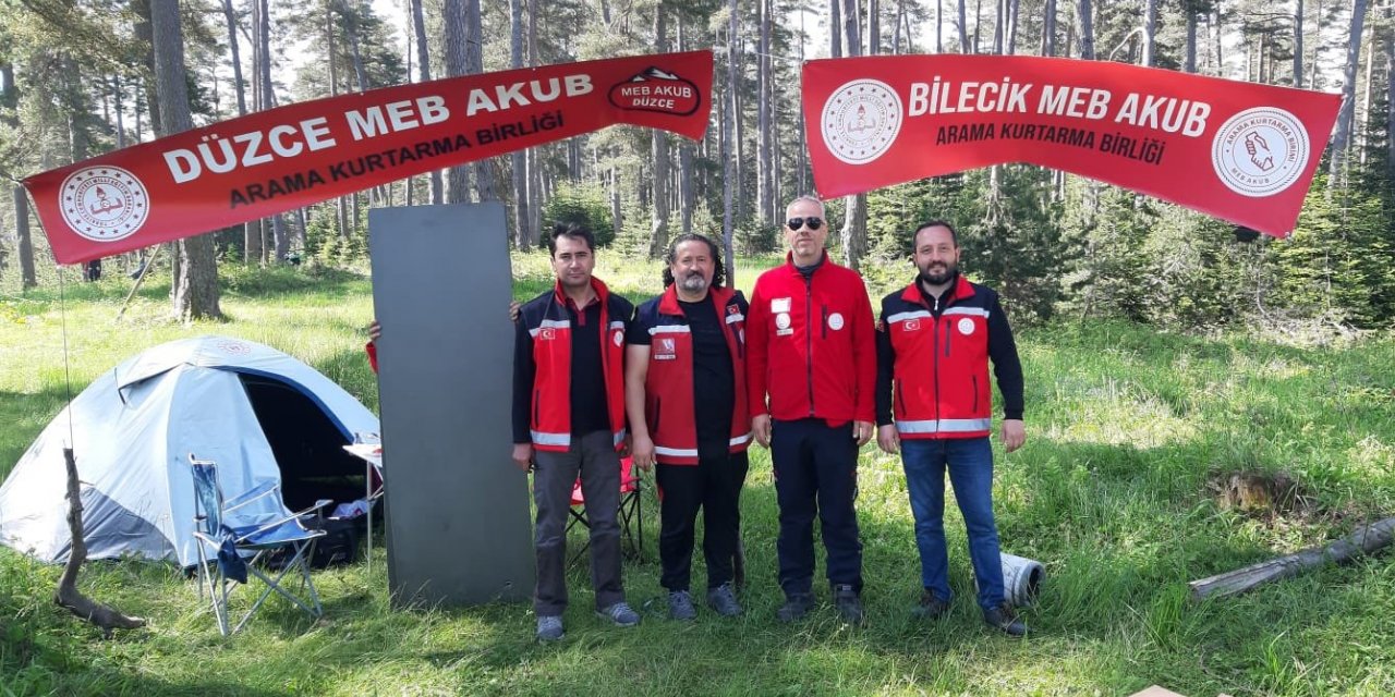 Eğitimcilerden kurulu arama kurtarma ekibi tatbikat yaptı