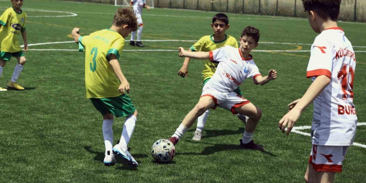 Geleceğin futbol yıldızları yetişiyor