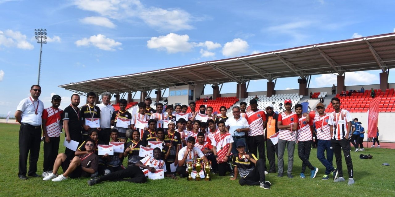 Ömer Halisdemir Anadolu İmam Hatip Lisesi, kriket Türkiye şampiyonu oldu