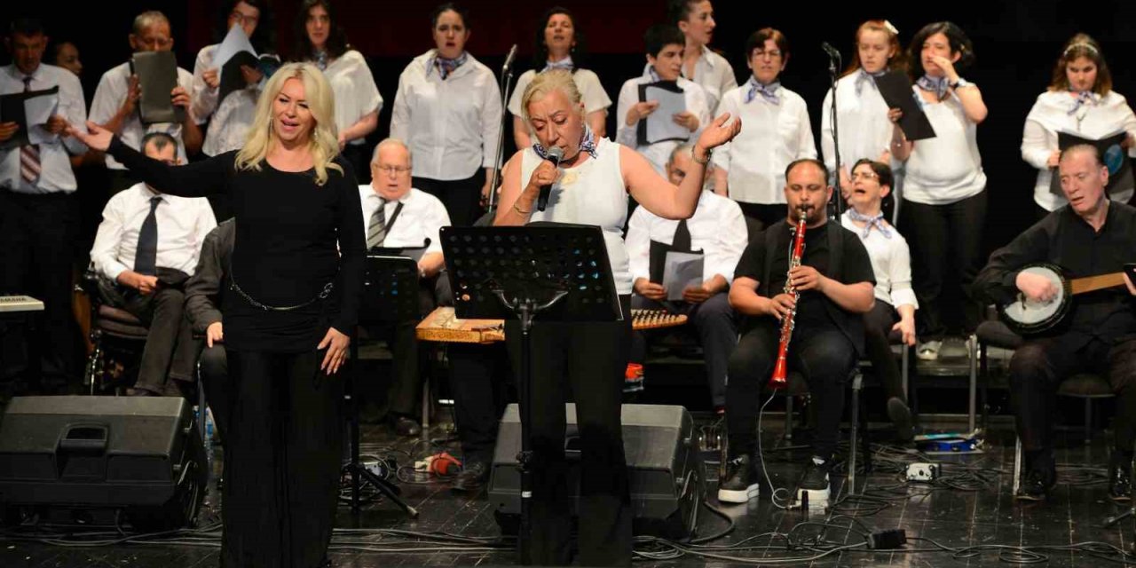 Bizim Ev katılımcılarından renkli gösteri