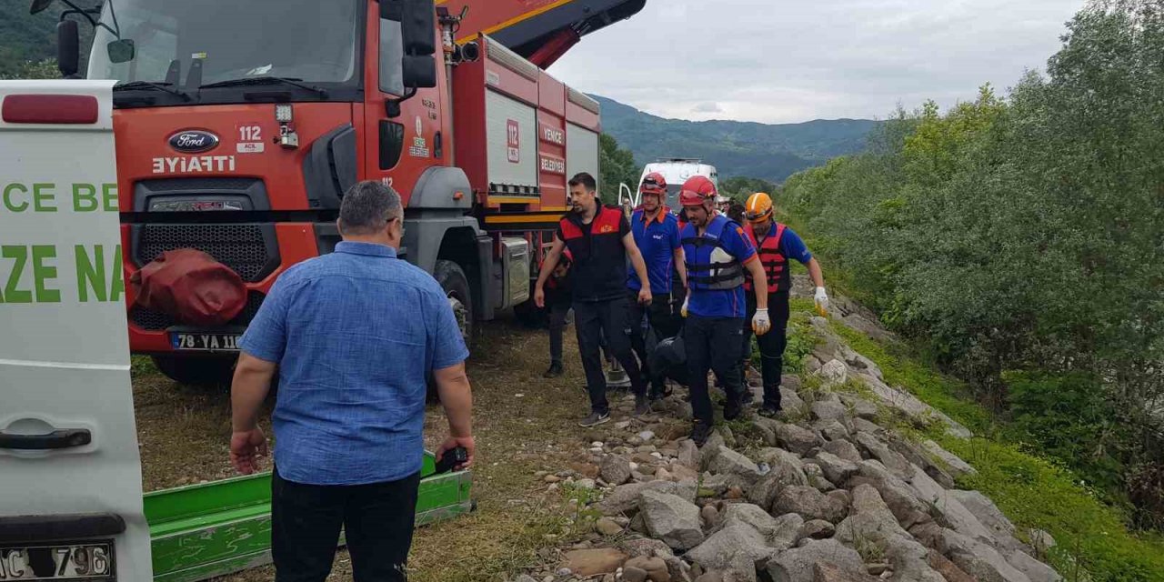 Akıntıya kapılan kadın hayatını kaybetti