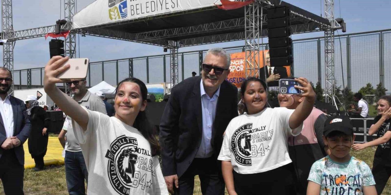 Karacabey’de Gençlik ve Spor Festivali büyük ilgi gördü