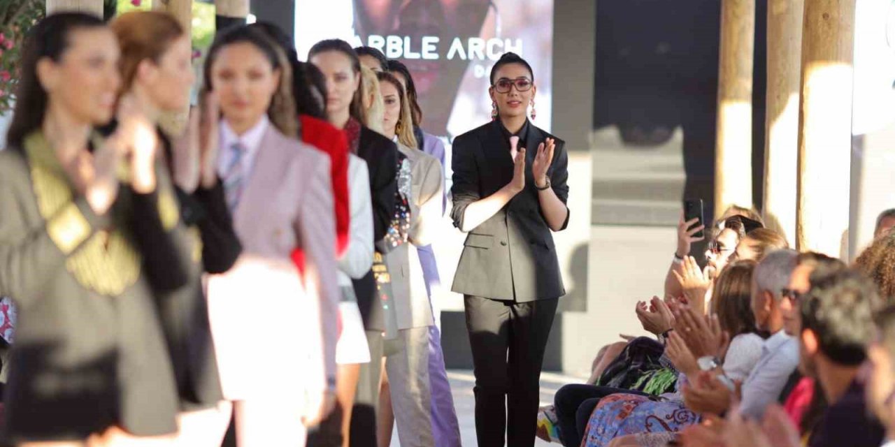 Datça’daki defile büyük ilgi gördü