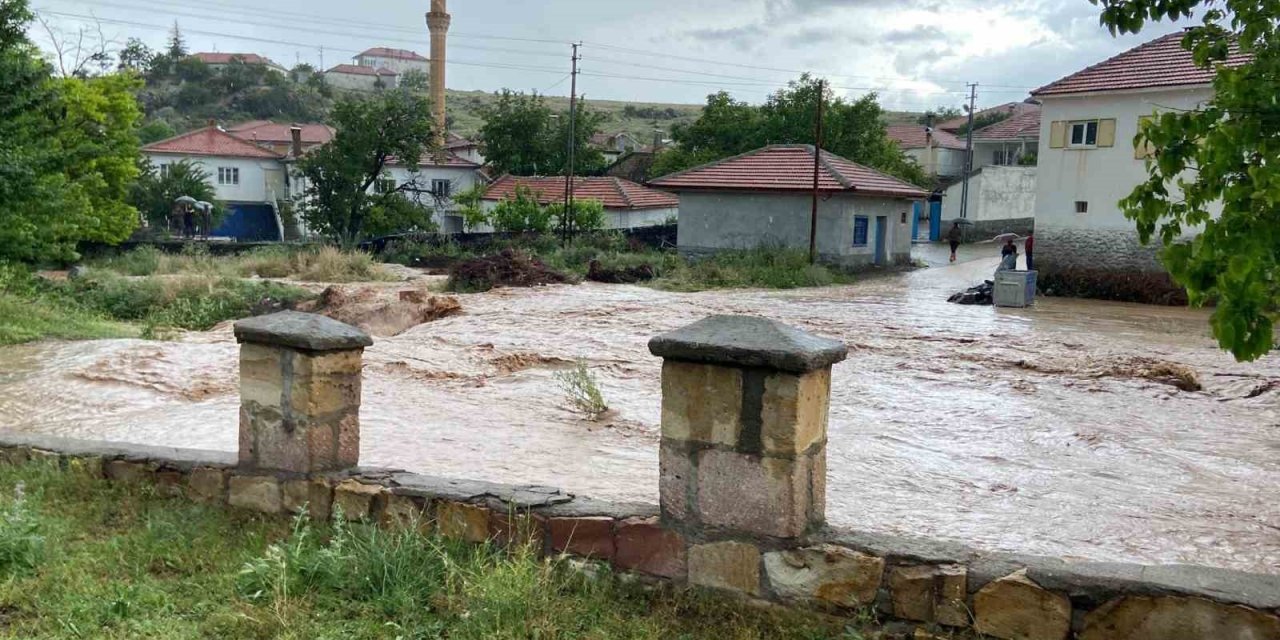 Nevşehir Valisi Becel: “Bu yağışlar mevsim değişiminin bir göstergesi”