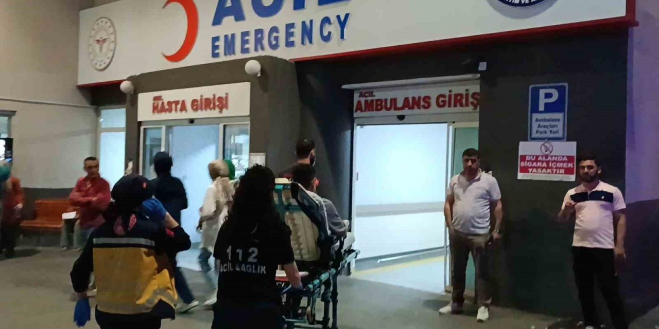 17 yaşındaki genç sokak ortasında önce darp edildi ardından bıçaklandı