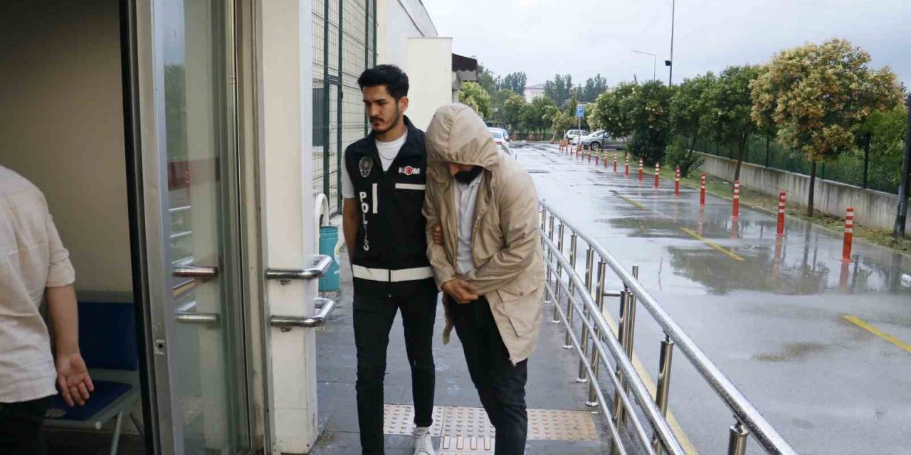 Adana’da piyasaya 4 milyon 500 bin TL sahte altın süren şebekeye operasyon