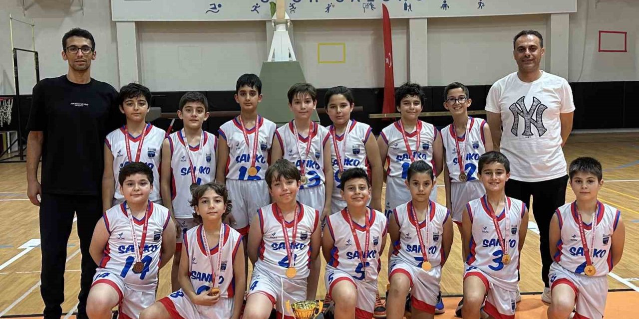 SANKO Okulları basketbolda il birincisi oldu