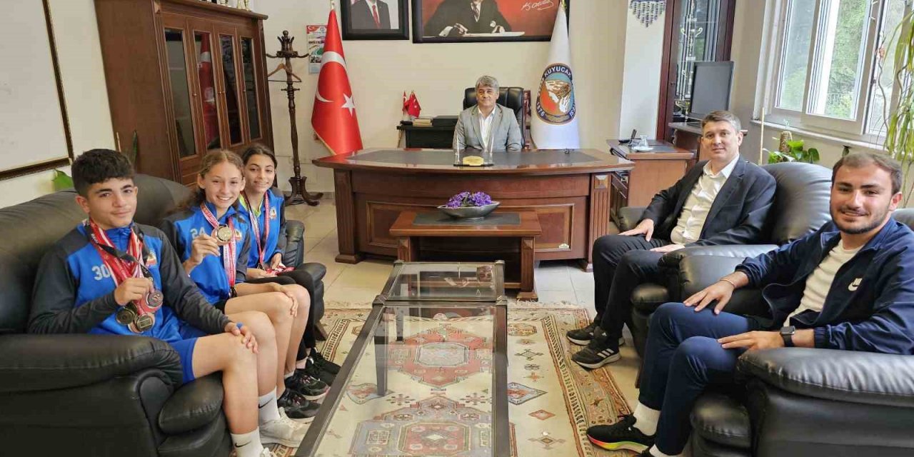 Kuyucaklı sporcular madalyaya doymuyor