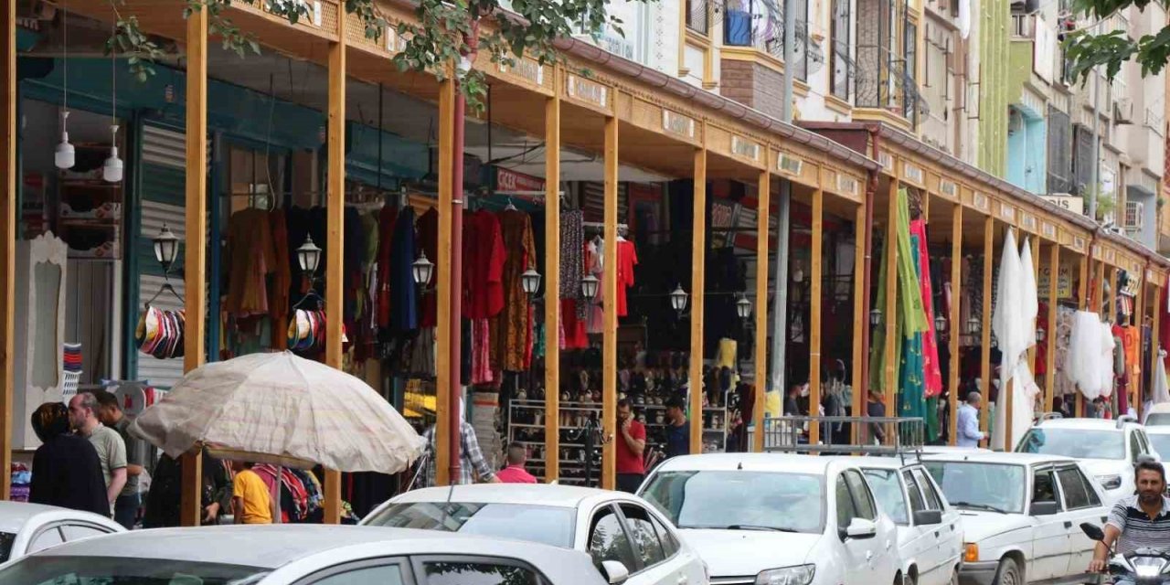 Tarihi caddede sundurma çalışması tamamlandı