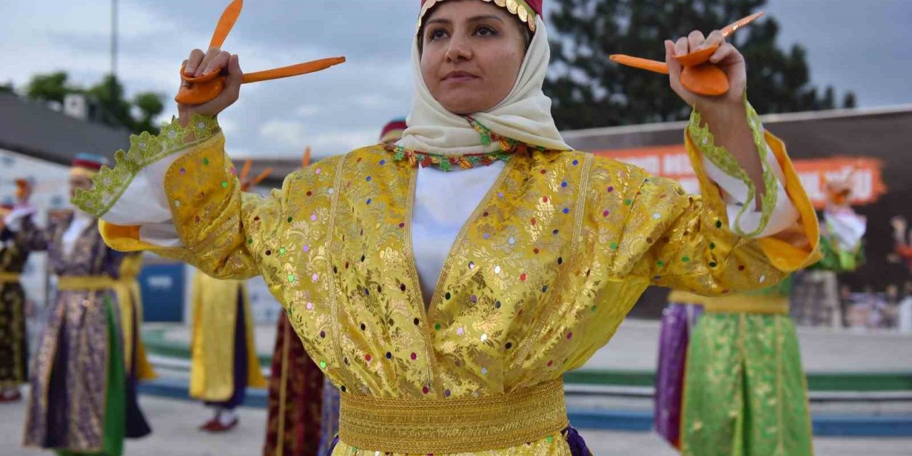 Yıldırım’da ‘Erguvan’ coşkusu