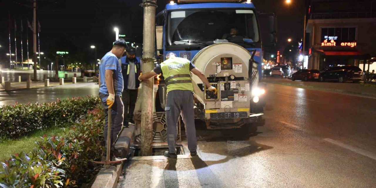 Şehir uykuda, BUSKİ iş başında