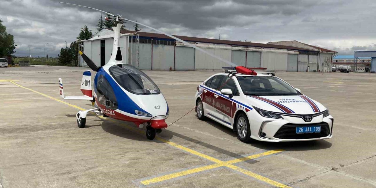 Jandarma ekiplerince ‘Cayrokopter’ destekli trafik denetimi