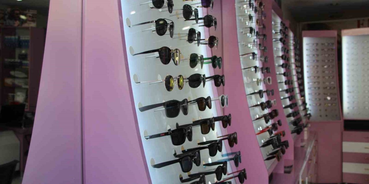 Uzmanı uyardı: "Orijinal ultraviyole ve polarize camlı gözlük kullanın"