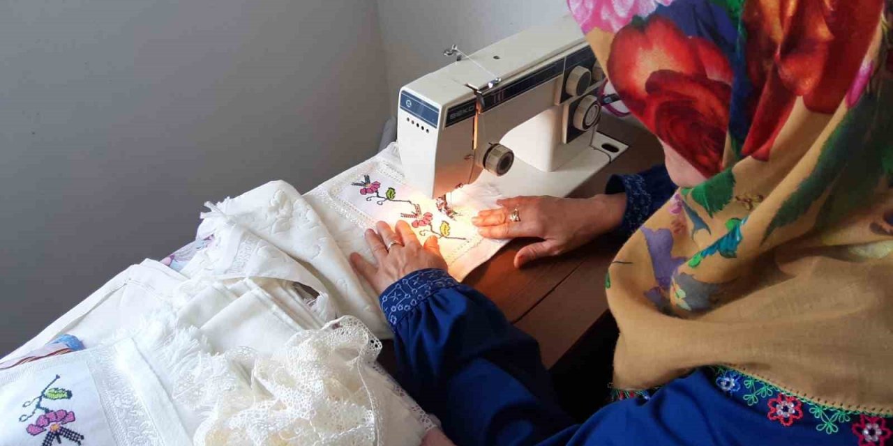 6 ay önce başladıkları kursta uzmanlaştılar: Kendi kıyafetlerini dikiyorlar