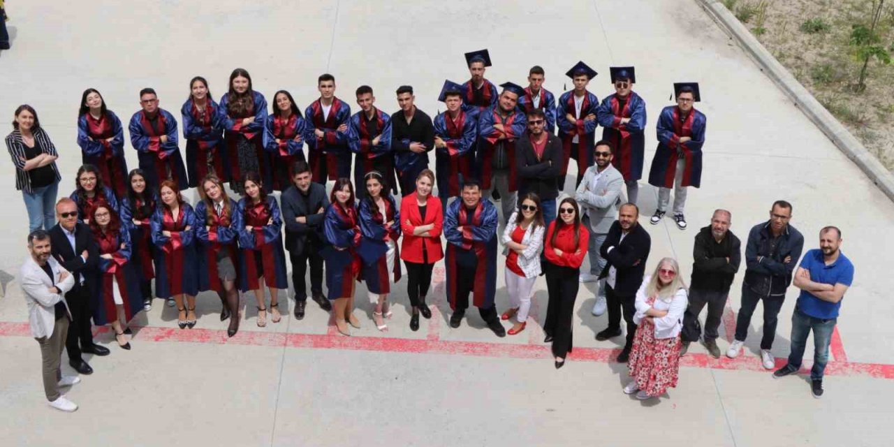 Bor’un başkenti Kırka’da mezuniyet sevinci