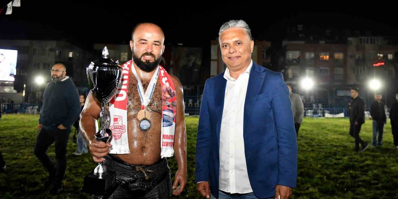 Orhan Okulu liderlik koltuğunda