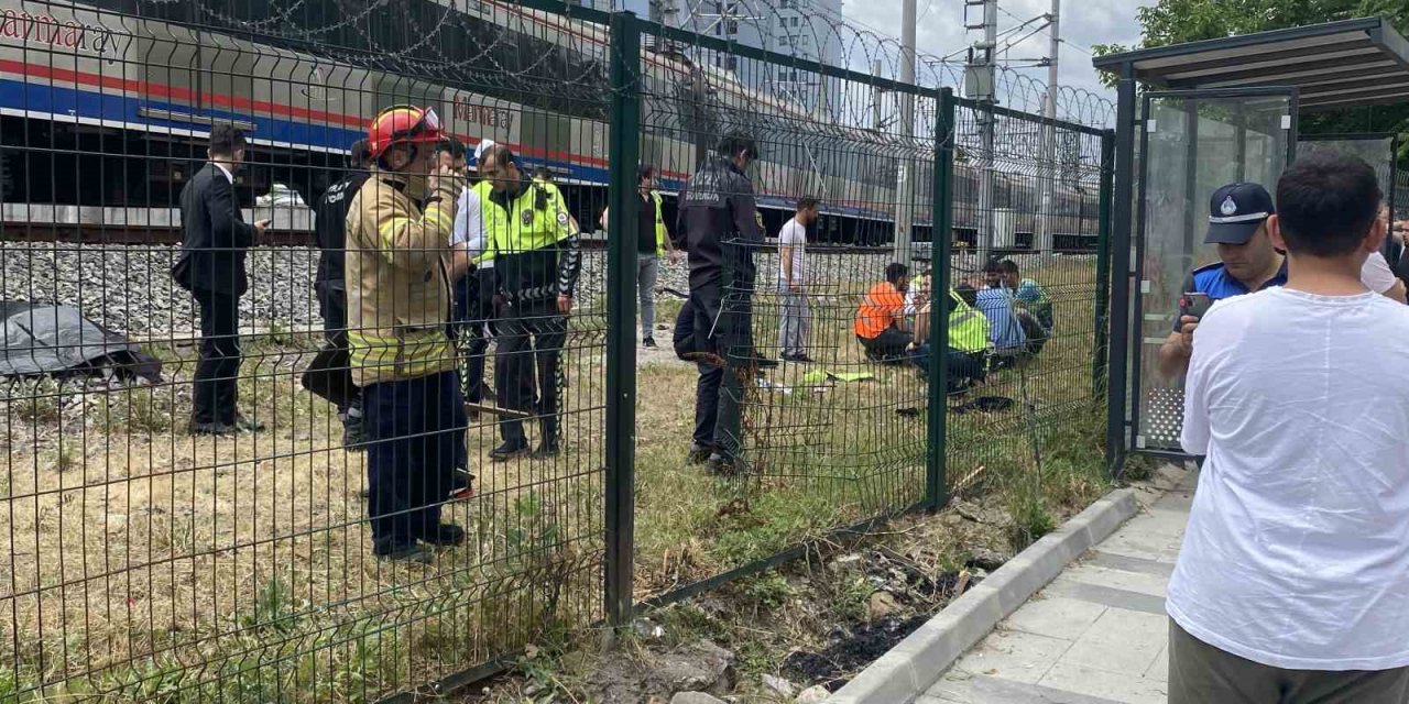Zeytinburnu’nda 1 işçi Marmaray’ın çarpması sonucu hayatını kaybetti