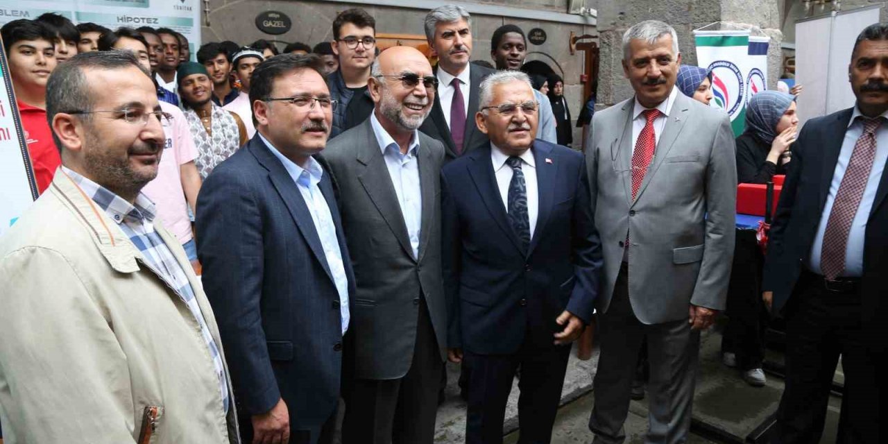 Başkan Büyükkılıç İmam Hatip Okulları Yıl Sonu Etkinliklerine katıldı