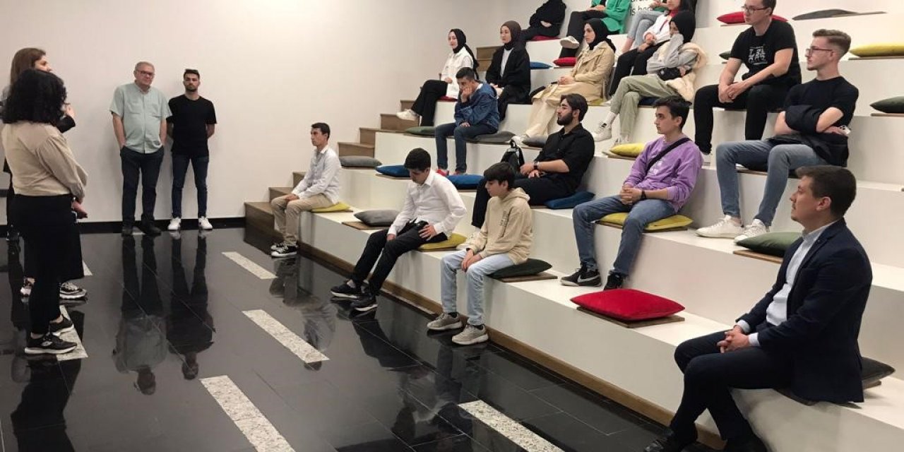 İnegöllü gençler Bilişim Vadisini keşfediyor