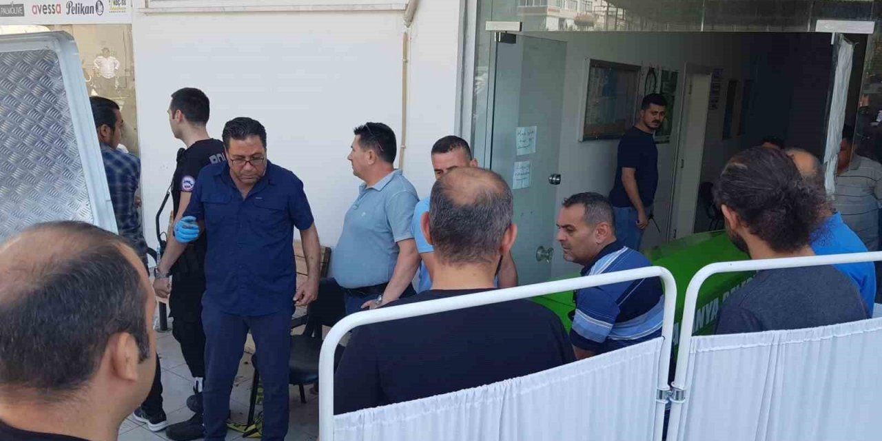 Antalya’da sağlık personeli koca, doktor karısını öldürüp intihar etti
