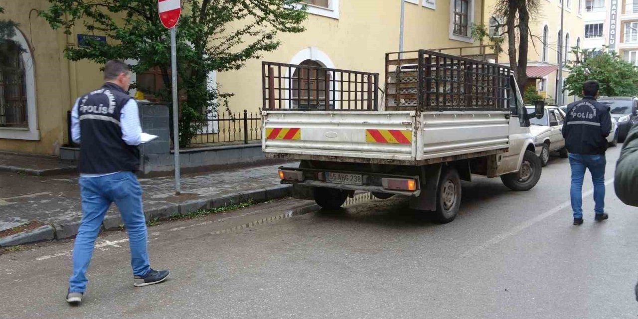 Çıkan tartışmada silahla kendini vurdu