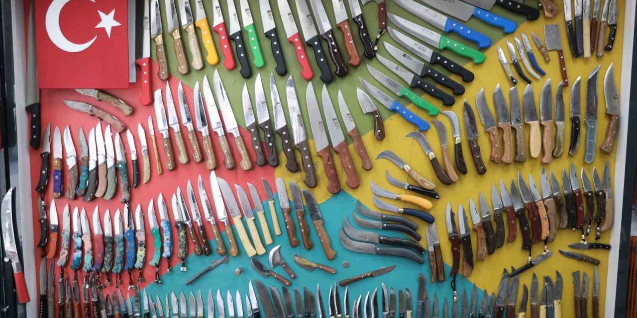 Tescilli Maraş bıçakları kurbana hazır