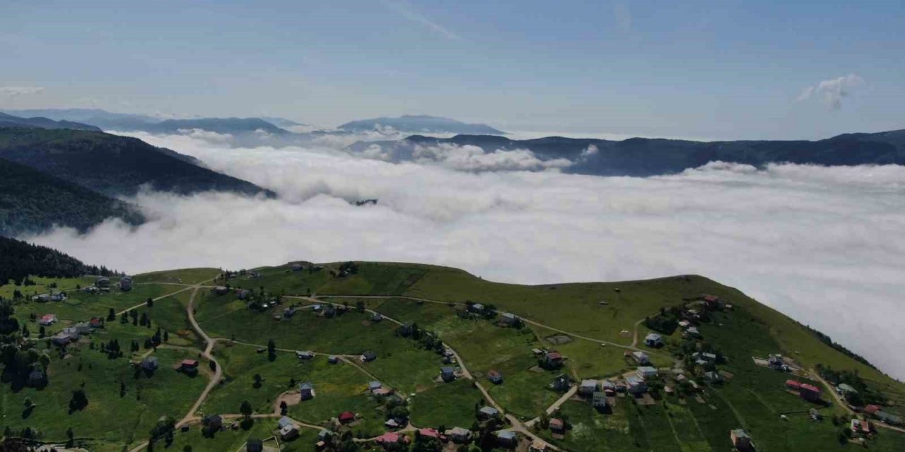 Trabzon’un yaylalarından eşsiz bulut denizi manzaraları