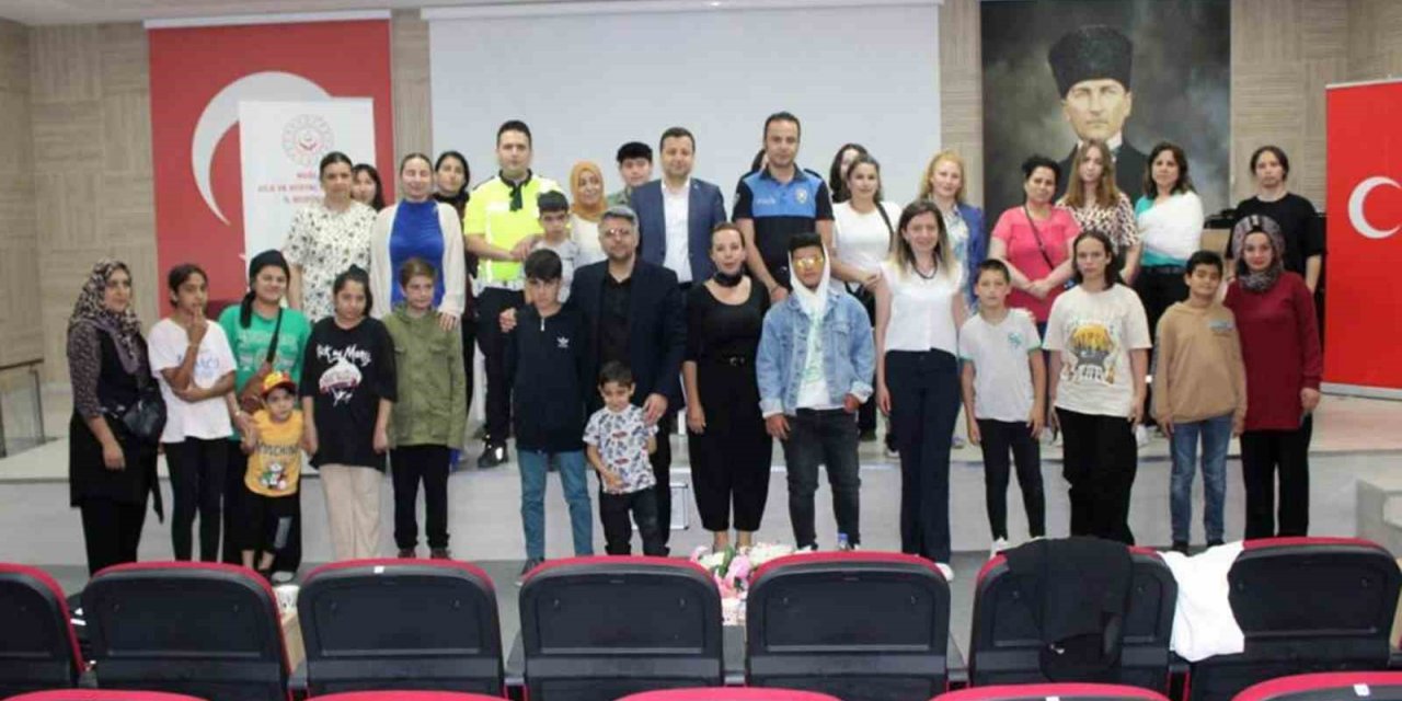 Trafik Tescil ve Toplum Destekli Polislerden bilgilendirme