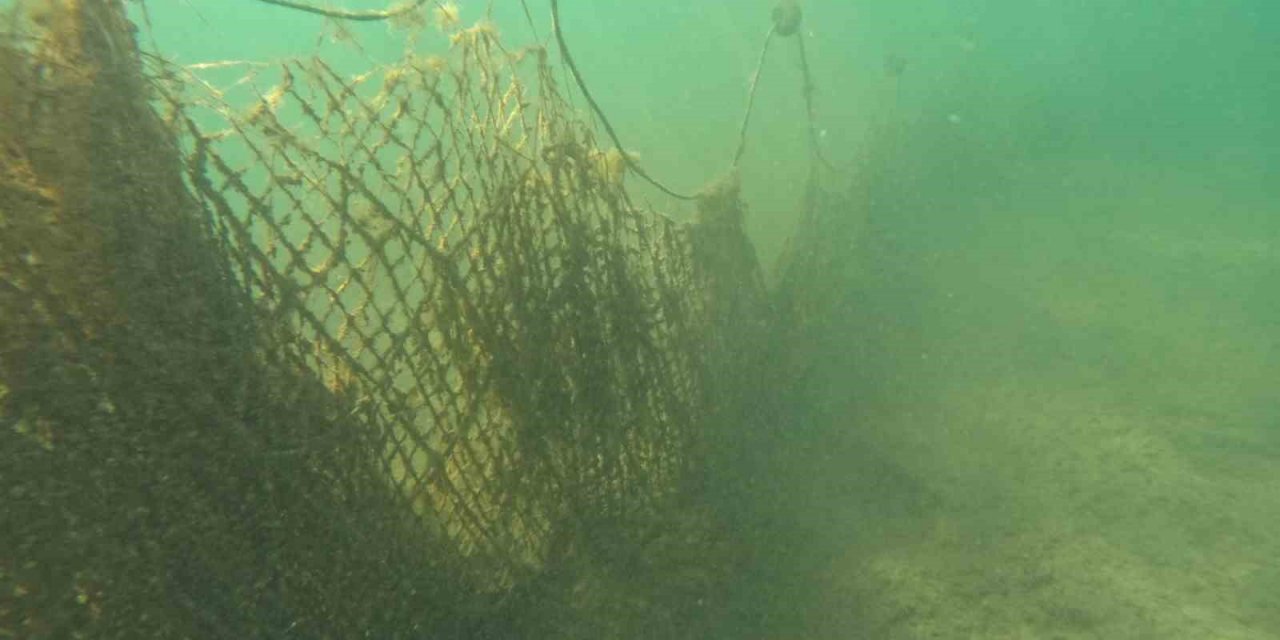 50 bin metrekare hayalet ağ denizlerden arındırıldı