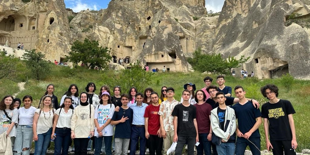 Öğrenciler yılın stresini Kapadokya’da attı