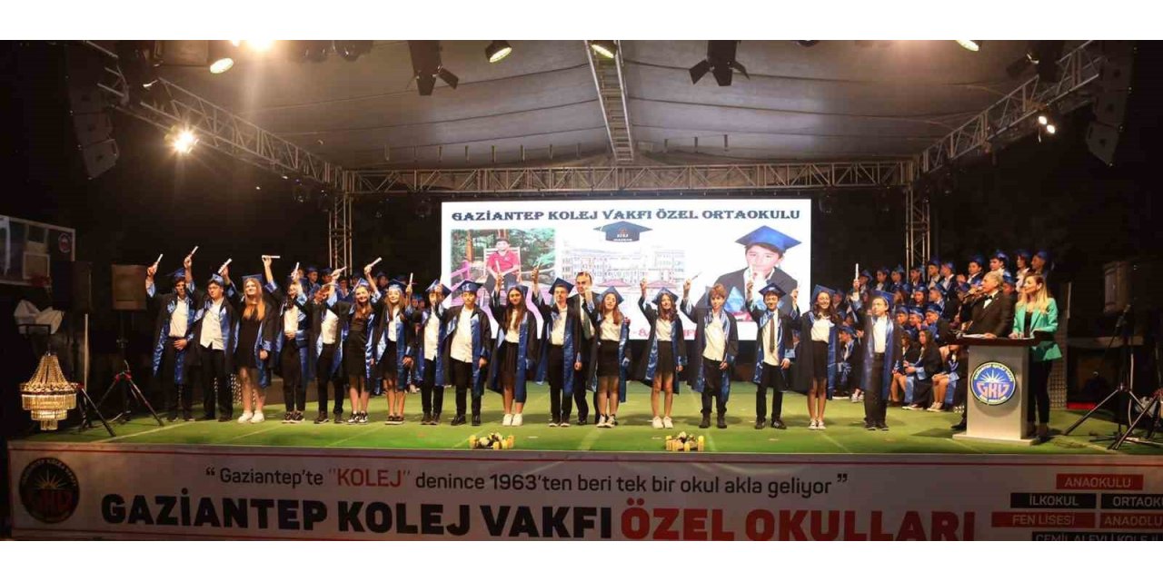 Gaziantep Kolej Vakfı Özel Ortaokulu’nda mezuniyet heyecanı