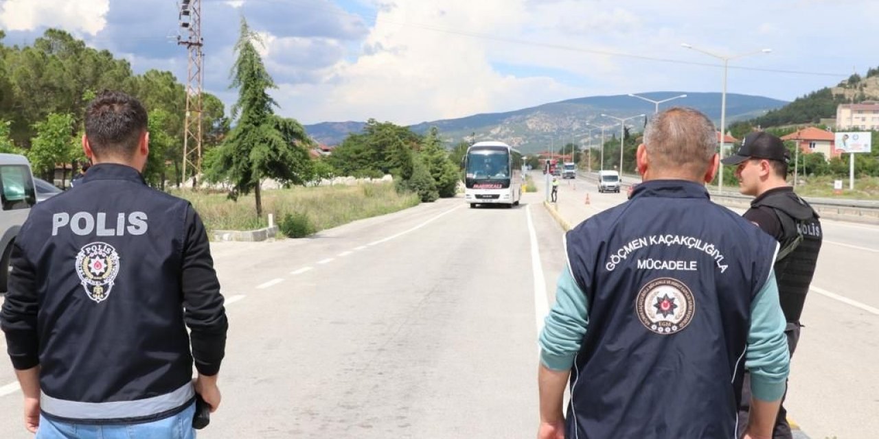 Ülke genelinde düzensiz göç uygulaması: 440 şahsa idari yaptırım uygulandı
