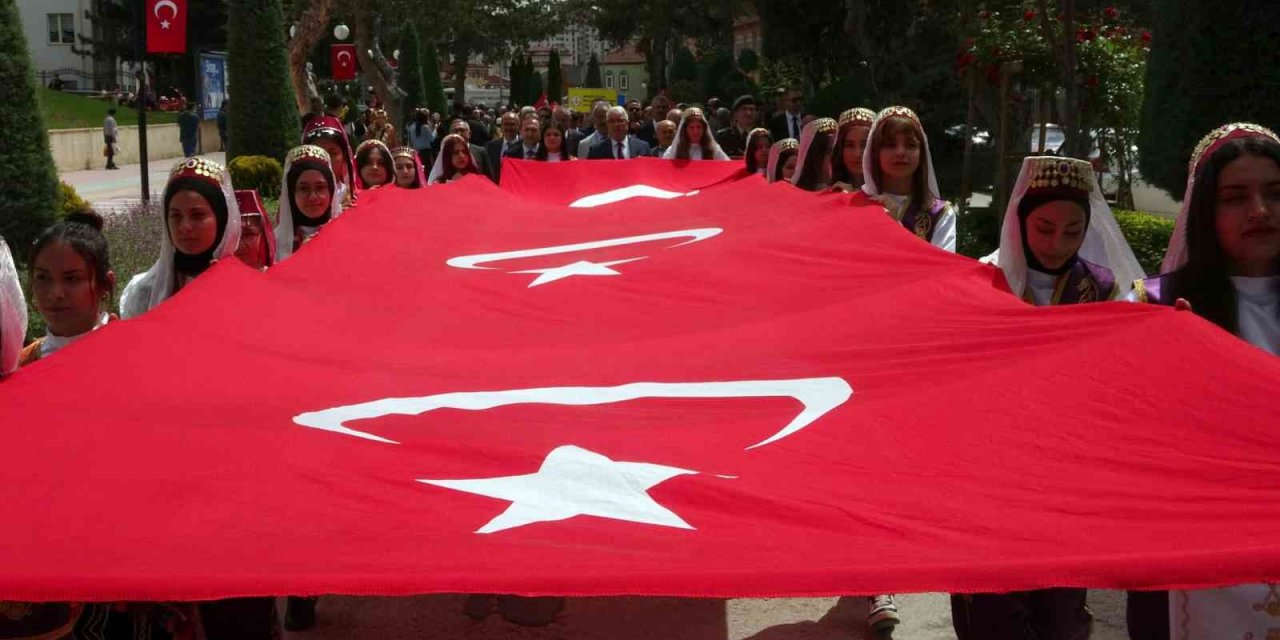Yozgat’ta Halk Oyunları Şenliği düzenlendi