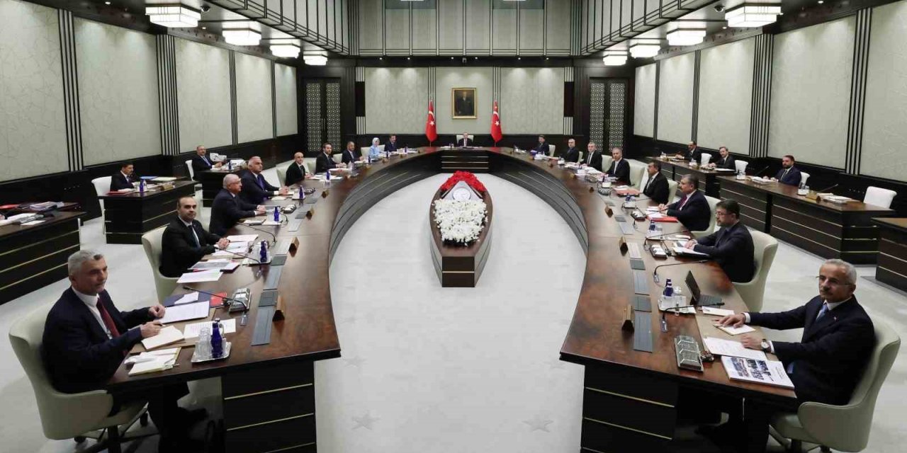 Siyasilerden yeni atanan Bakanlara tebrikler