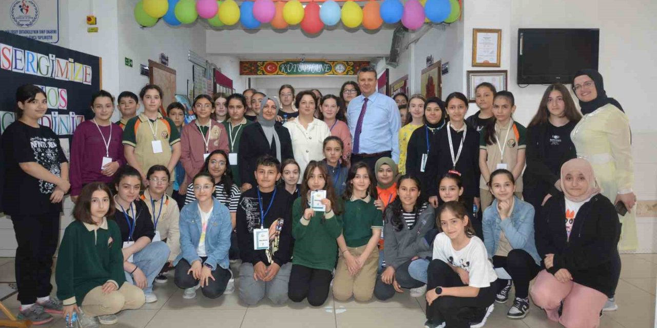 Ortaokul öğrencilerden 300 adet görsel eser