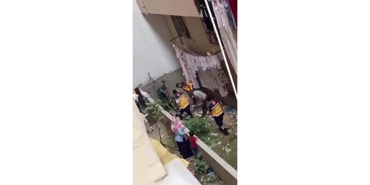 Hırsızlık için 5 katlı binanın çatısına çıktı, metrelerce yüksekten aşağı düştü