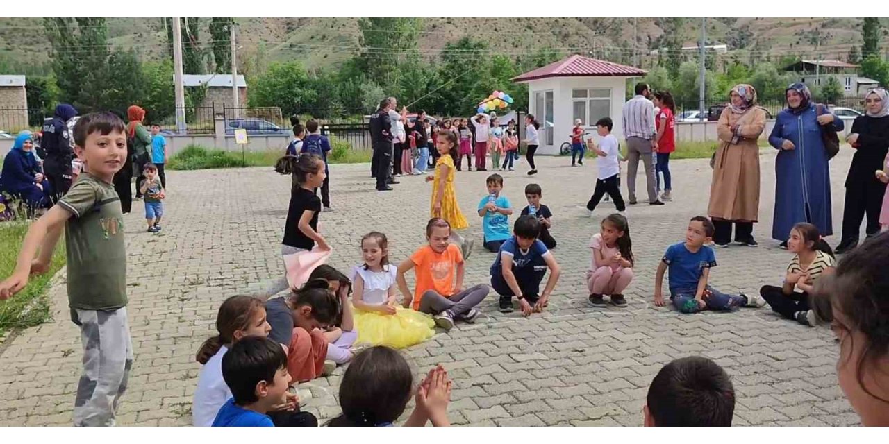 Çocuklar eski oyunlarla eğlendi