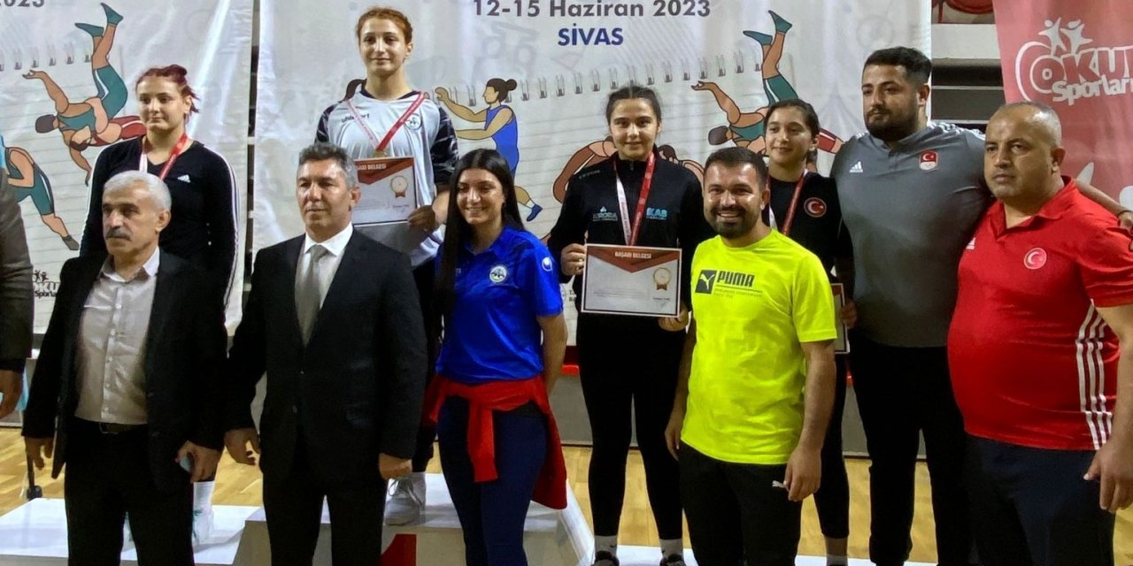 Kaş Belediye Spor, Türkiye Güreş Şampiyonası’nda 3 madalya kazandı