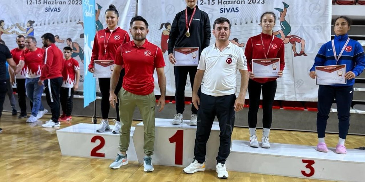 Bozüyüklü Başak Duman Türkiye ikincisi oldu